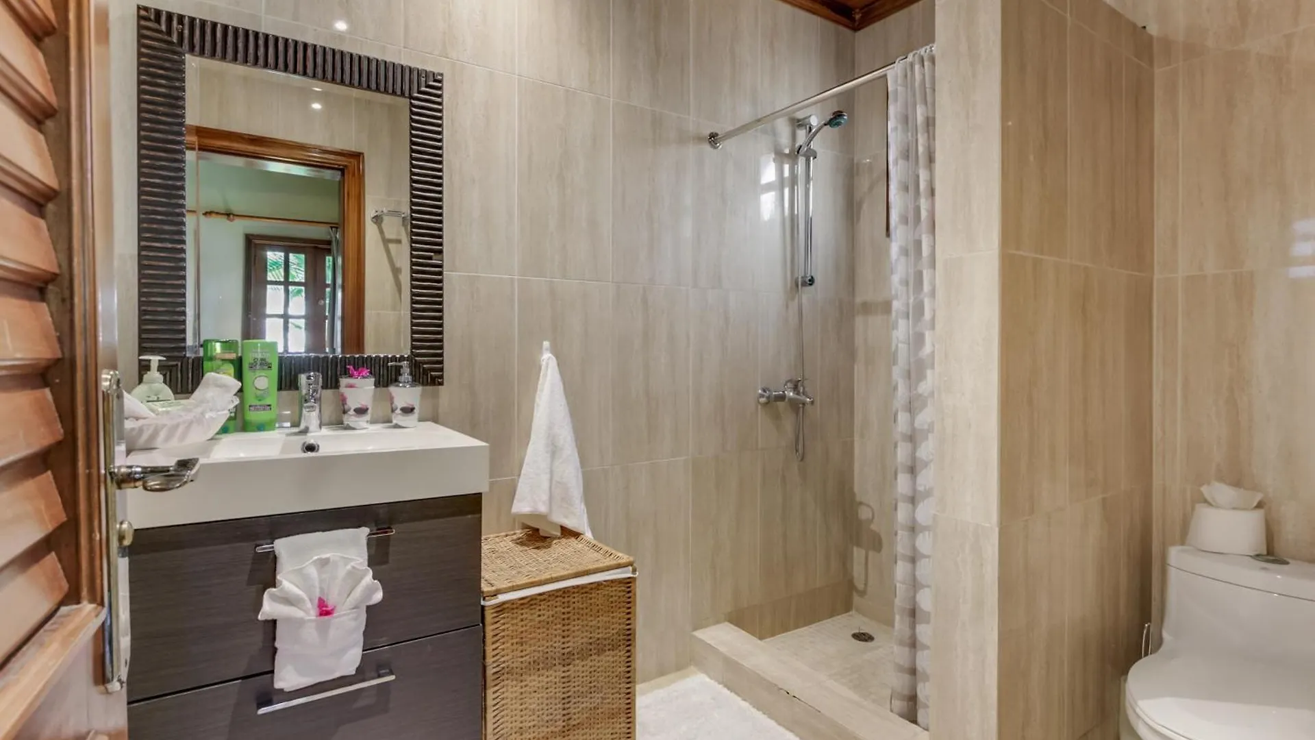 Beautiful Villa With Pool, Gym & Maid Punta Cana