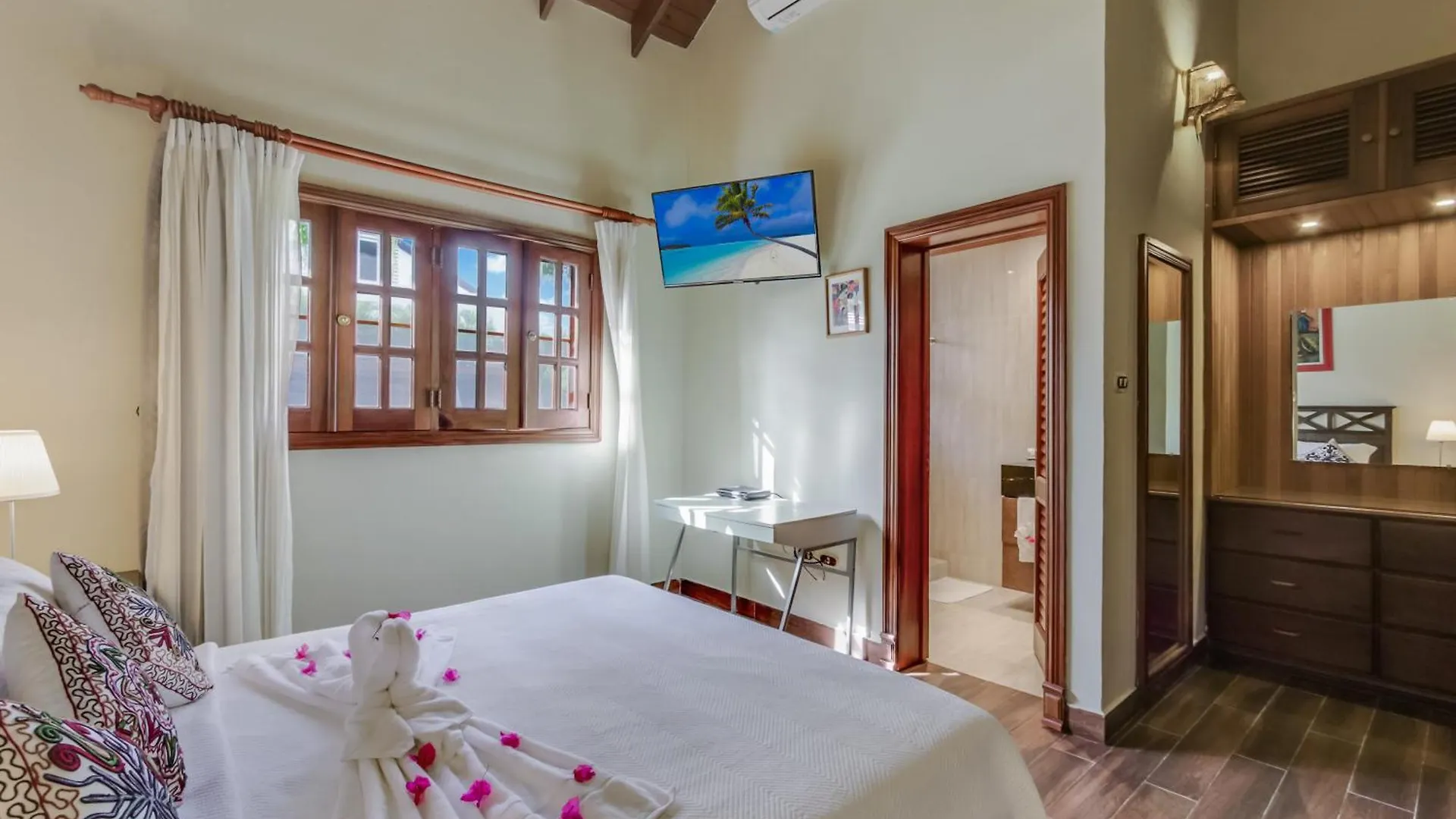 Beautiful Villa With Pool, Gym & Maid Punta Cana Dominican Republic